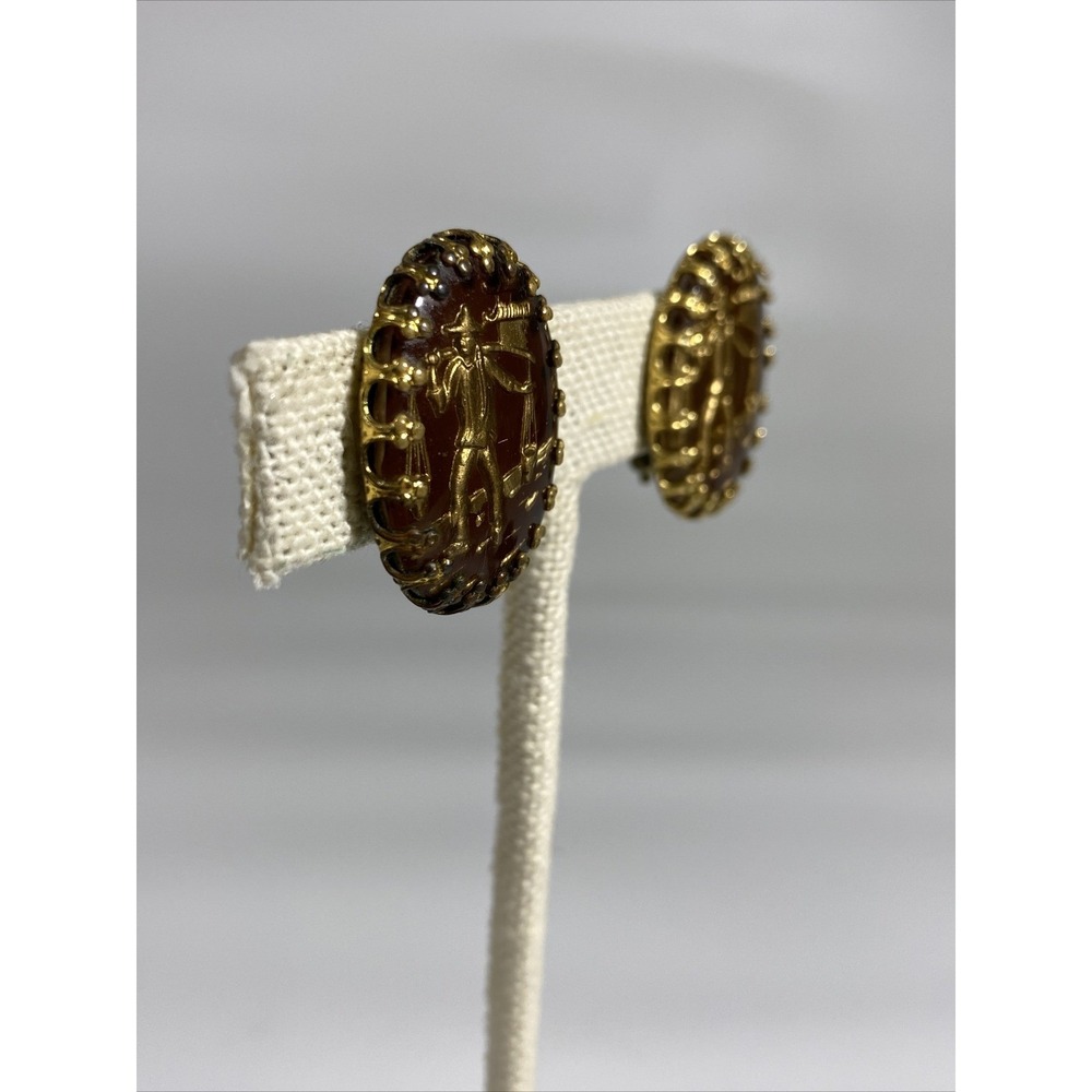 Vintage West Germany Gold Tone Intaglio Amber Glass Thai Man Clip On Earrings - Picture 4 of 8
